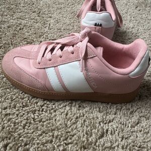 Nautica Kids Sneakers in Pink and White Size 3